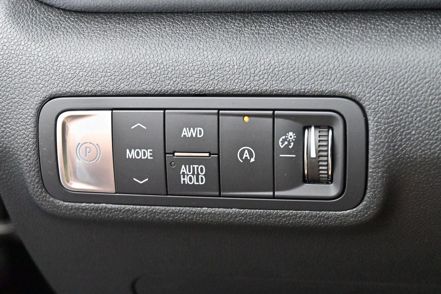 Used 2025 Ebony Twilight Metallic GMC Elevation image 20