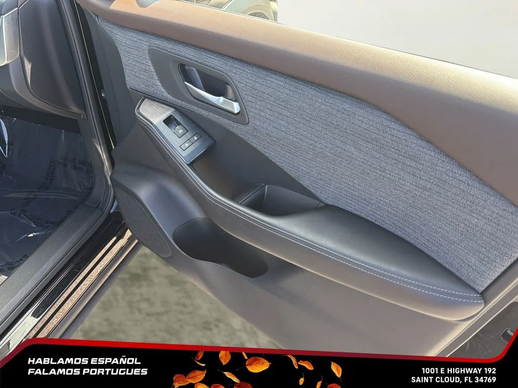 Used 2023 Black Nissan SV FWD image 29