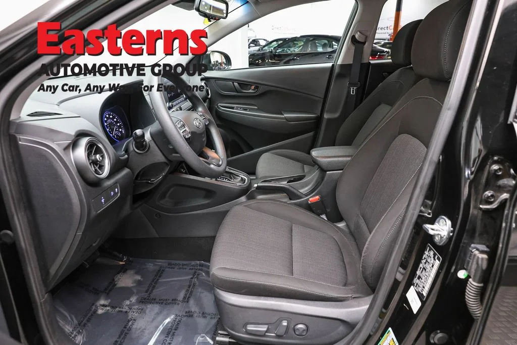 Used 2023 Black Hyundai SEL image 13