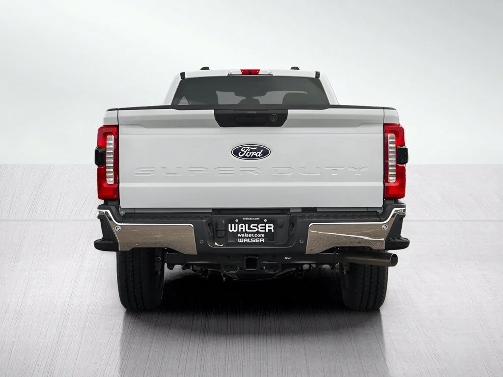 New 2027 Oxford White Ford F-350® XLT image 4