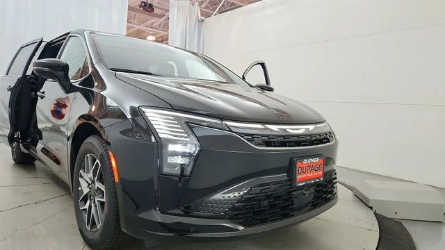 New 2027 Diamond Black Crystal Pearl-Coat Exterior Paint Chrysler Limited image 26