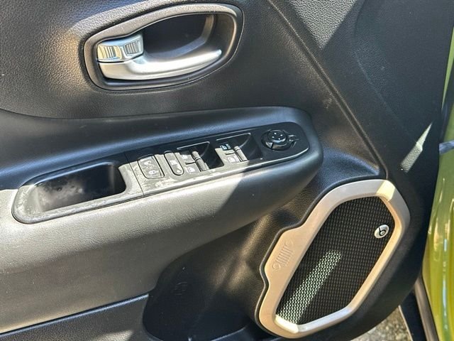 Used 2016 Jungle Green Jeep Latitude image 12
