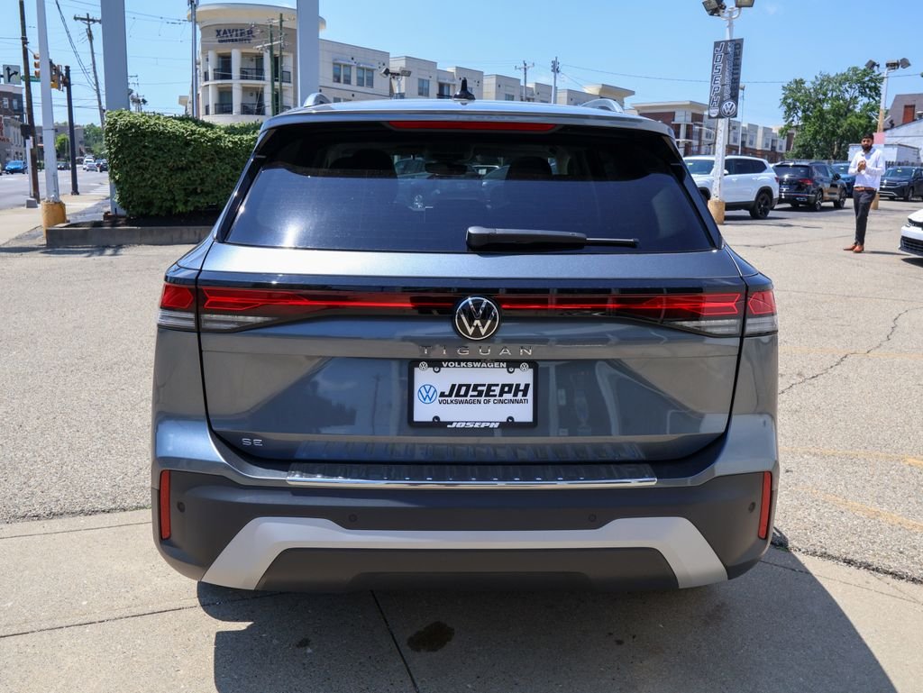 New 2026 Silver Volkswagen 2.0T SE image 4