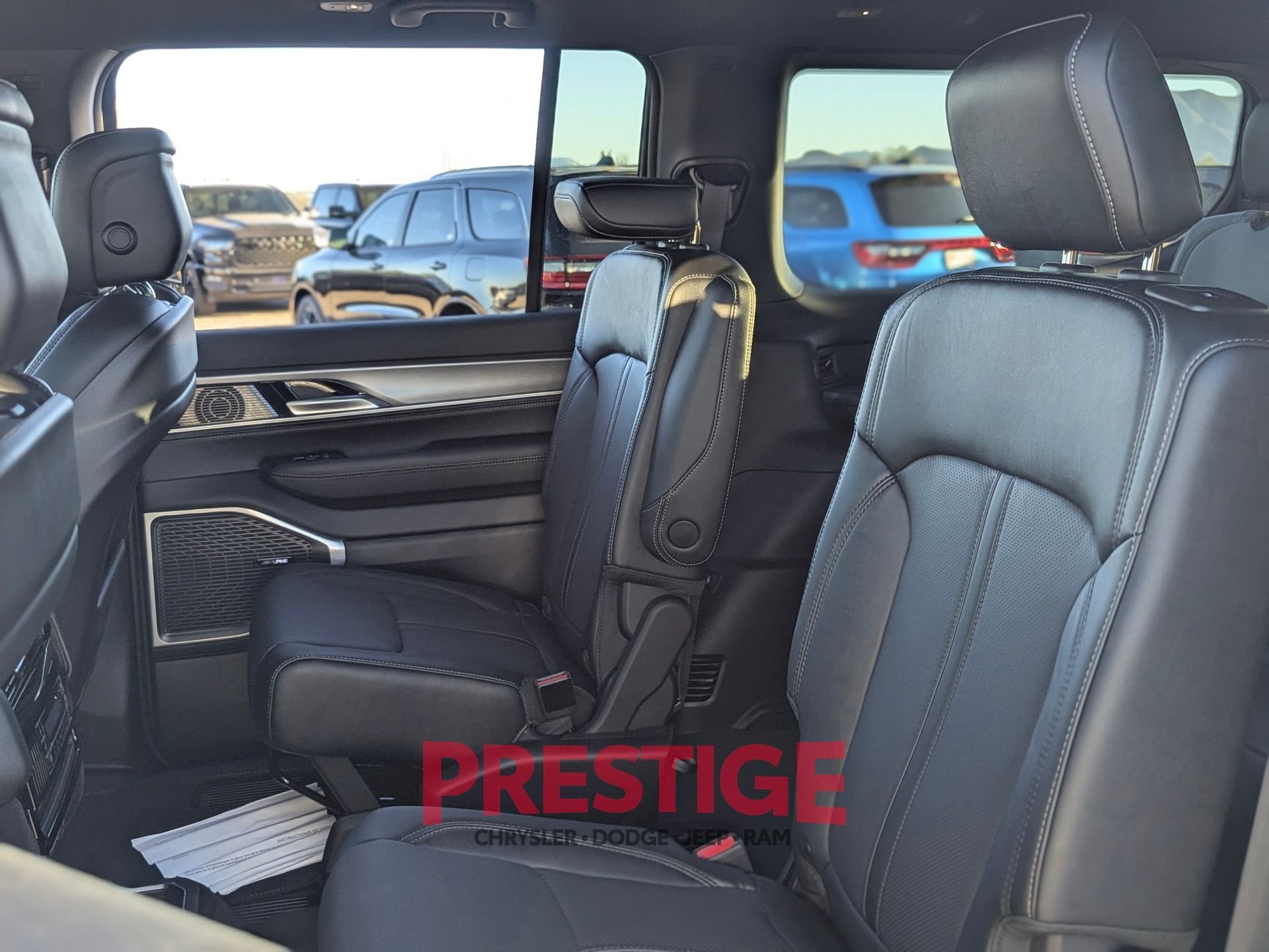 New 2026 Bright White Clear-Coat Exterior Paint Jeep Limited Altitude image 26