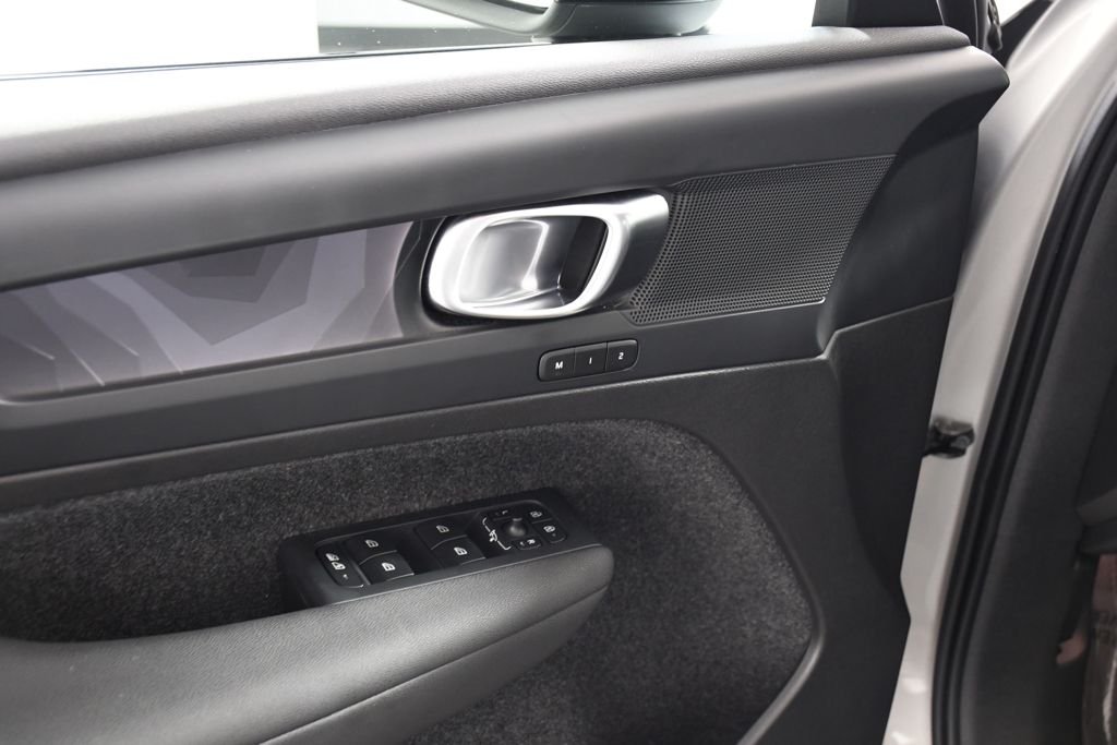 Used 2023 Silver Dawn Metallic Volvo Twin Core image 15