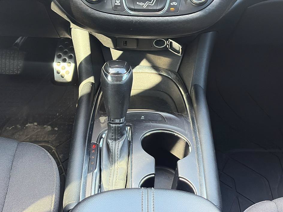 Used 2017 Summit White Chevrolet LT image 33