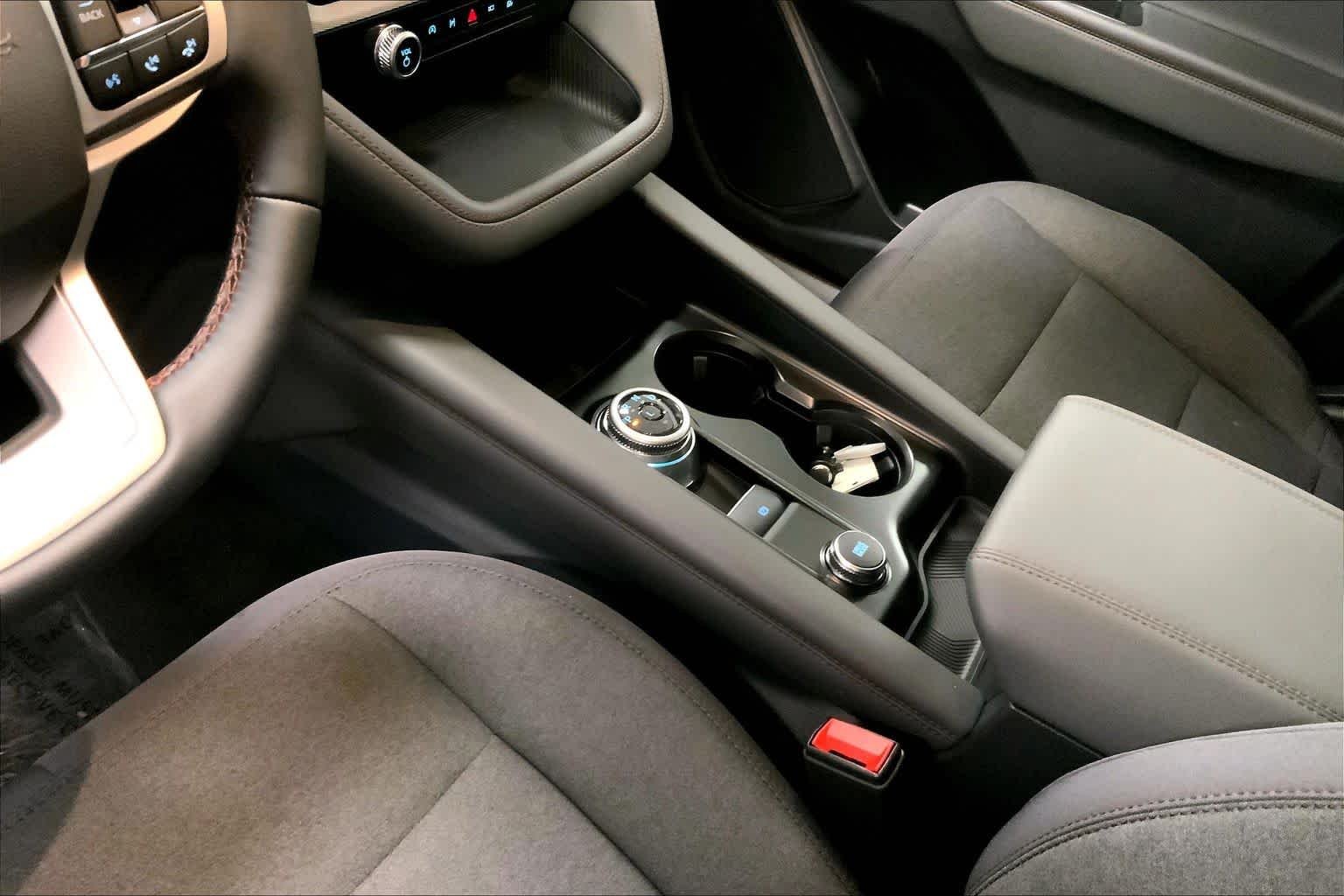 New 2026 Agate Black Metallic Ford Active image 6