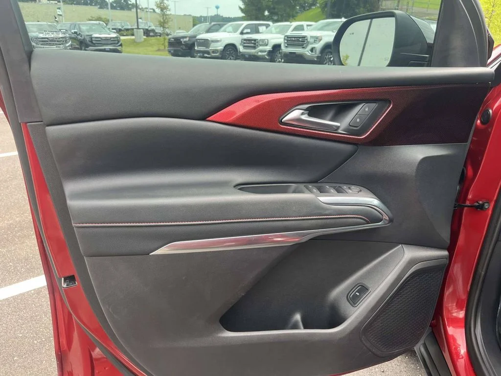 Used 2024 Red Chevrolet Z71 image 14