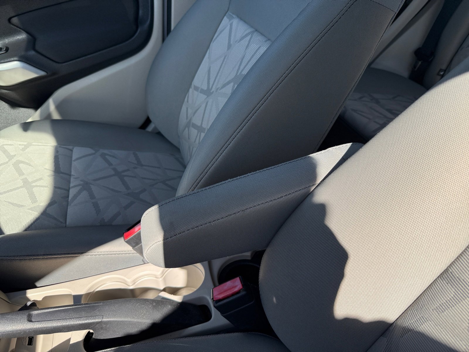 Used 2013 Oxford White Ford SE image 14