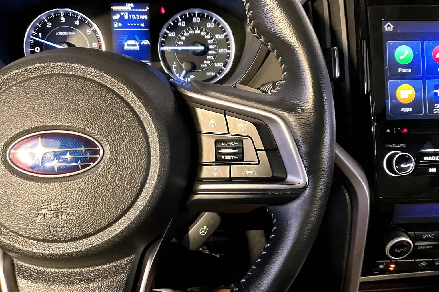 Used 2019 Crystal White Pearl Subaru Limited image 25