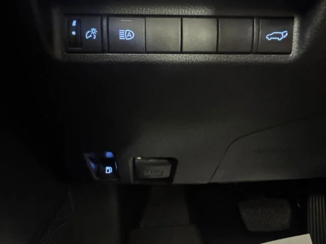 Used 2019 Lunar Toyota XLE image 20