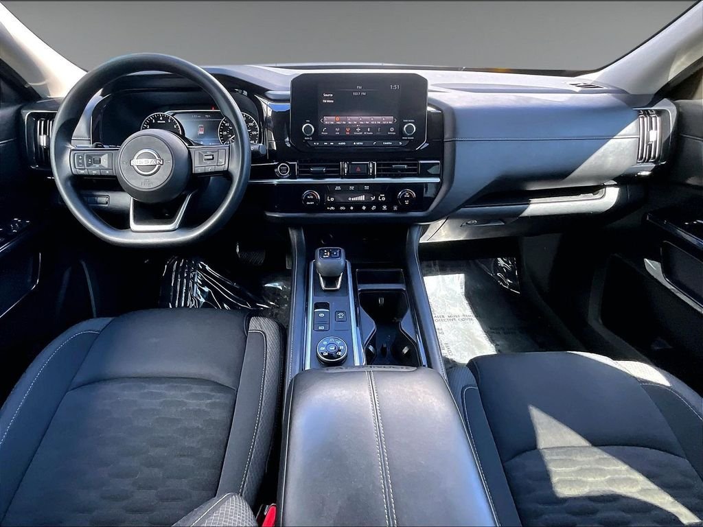 Used 2022 Blue Nissan S image 15