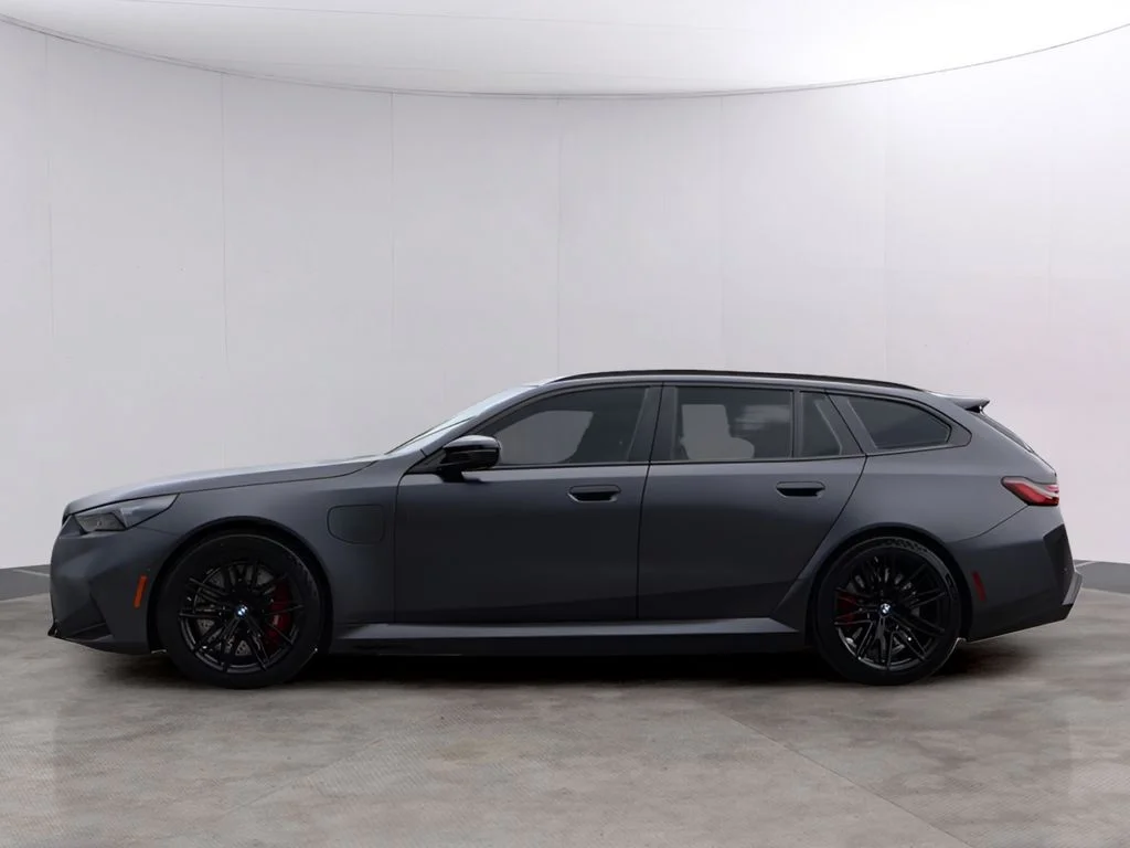 Used 2027 Frozen Deep Grey Metallic BMW Touring image 4