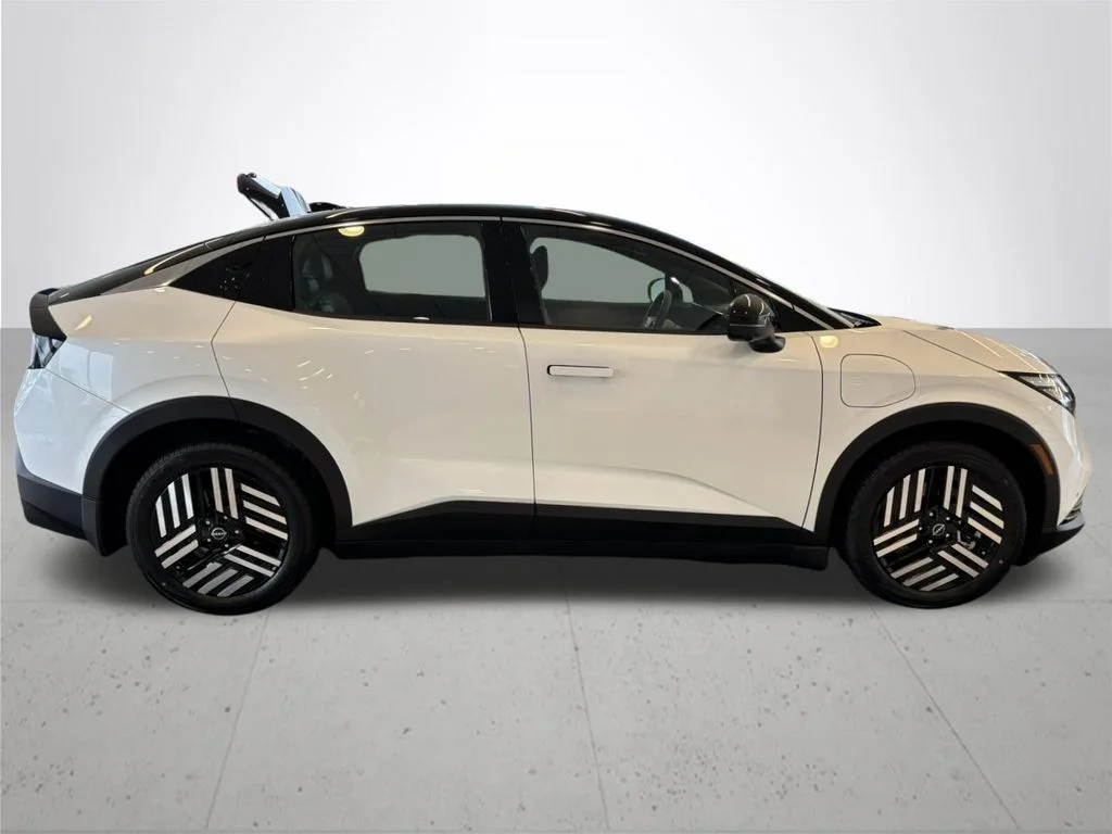New 2026 Everest White Pearl TriCoat / Super Black Two-tone Nissan SV+ image 6