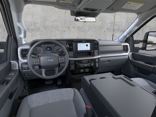 New 2025 Oxford White Ford F-350® XLT image 9