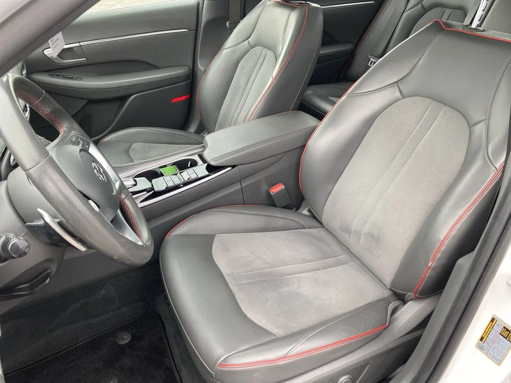 Used 2022 Quartz White Hyundai SEL Plus image 11