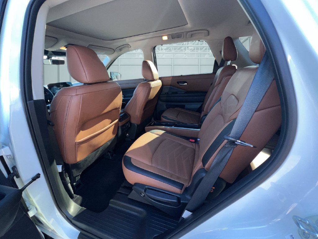 Certified Used 2024 White Nissan Platinum image 34