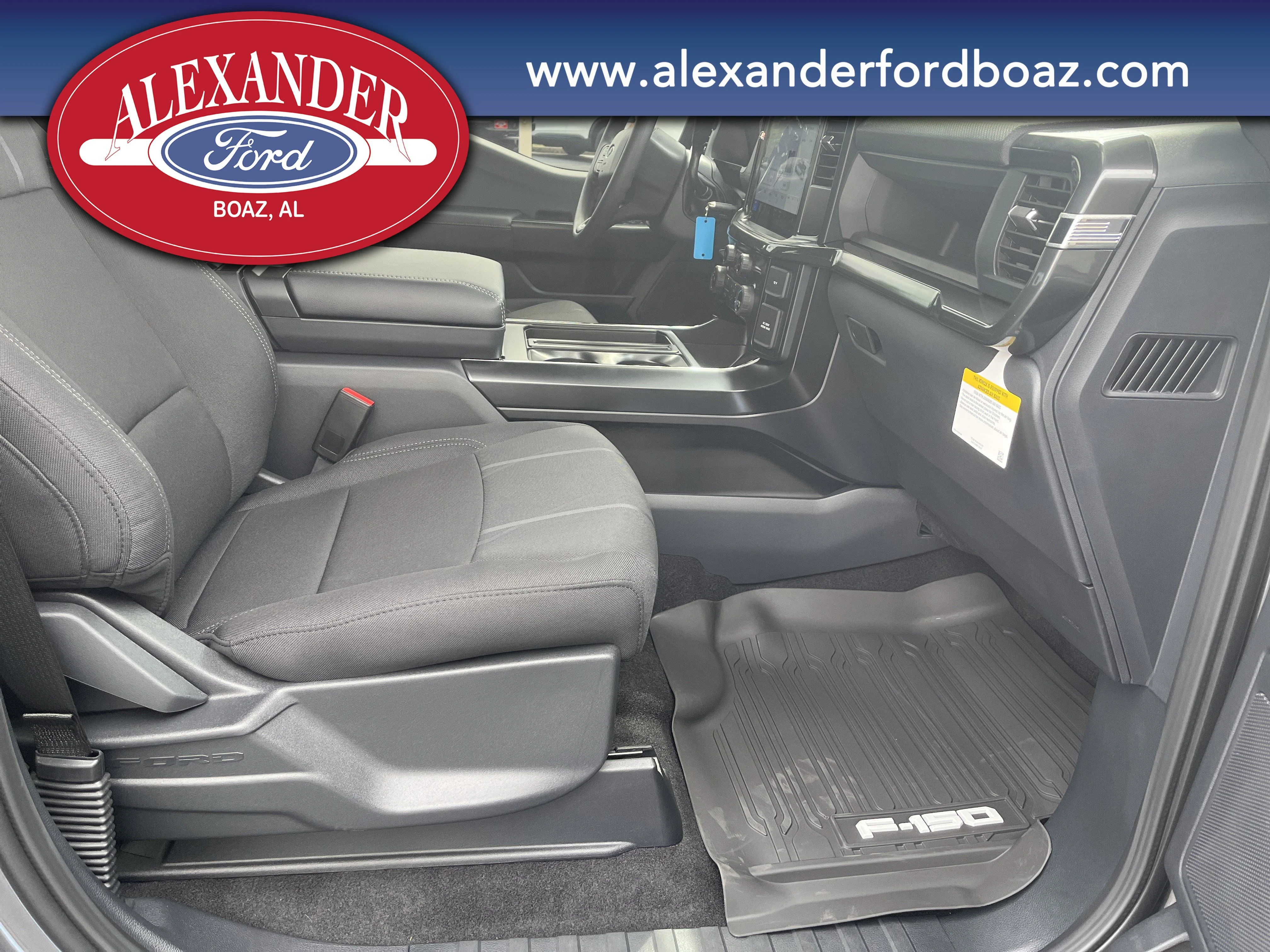 New 2026 Carbonized Gray Metallic Ford Lobo image 16