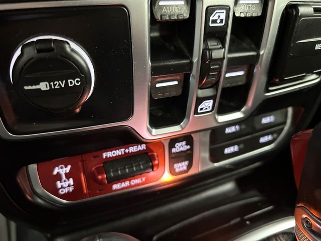 Used 2020 Silver Jeep Rubicon image 29