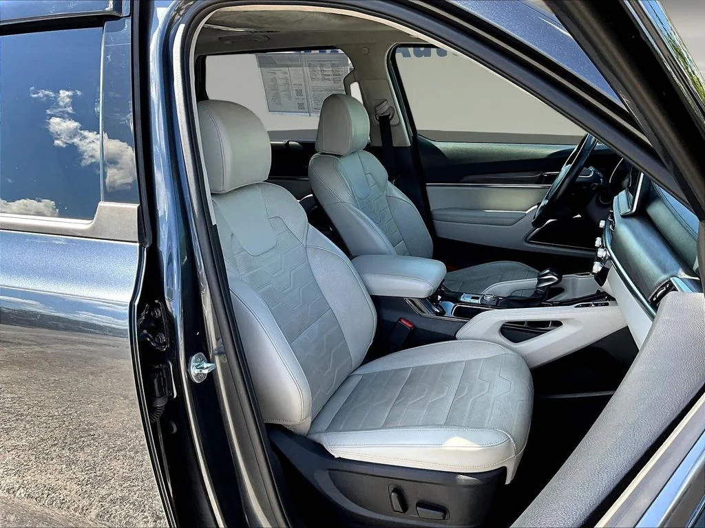 Used 2022 Gray Kia SX image 32