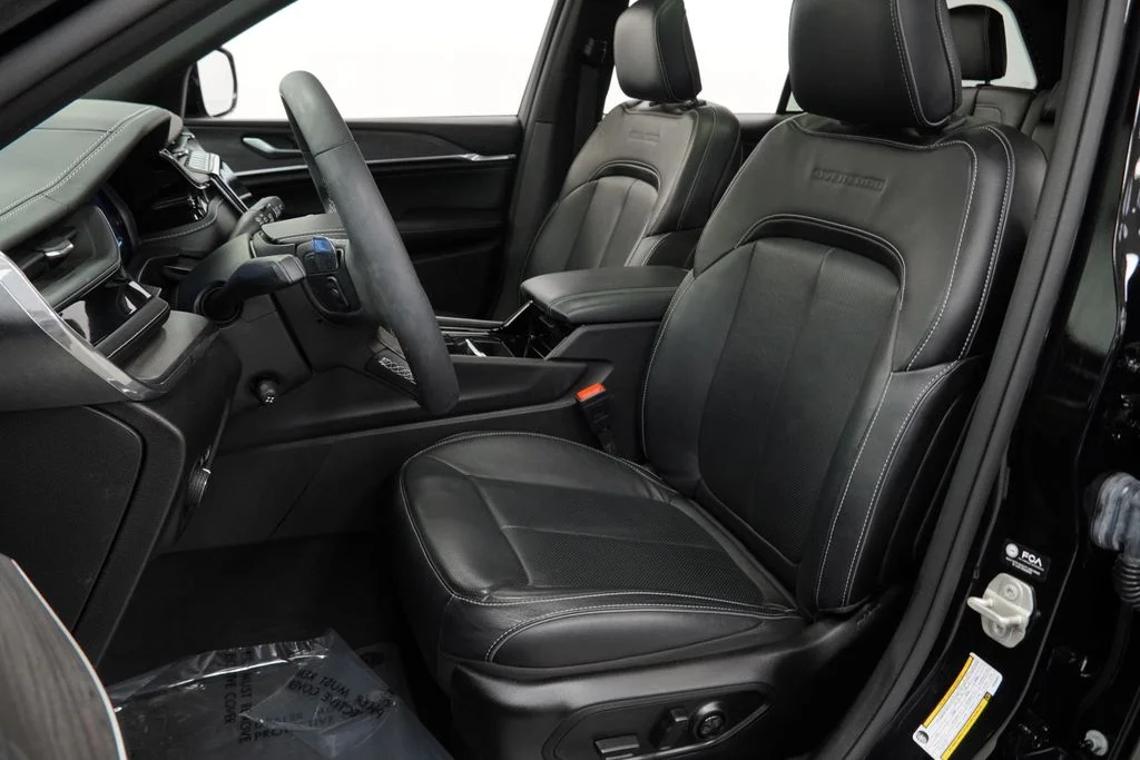 Used 2023 Black Jeep Overland image 16