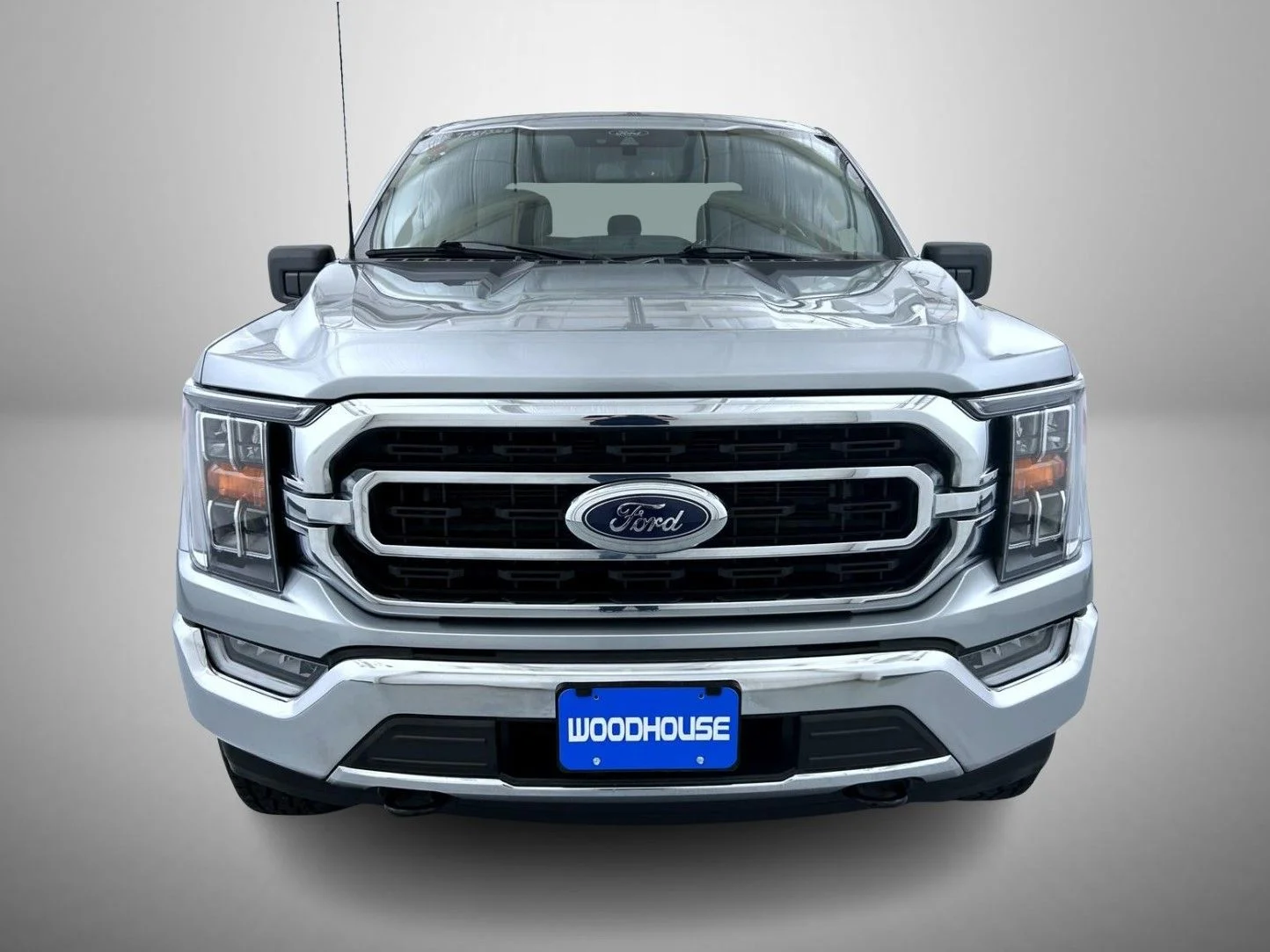 Used 2022 Silver Ford XLT image 2