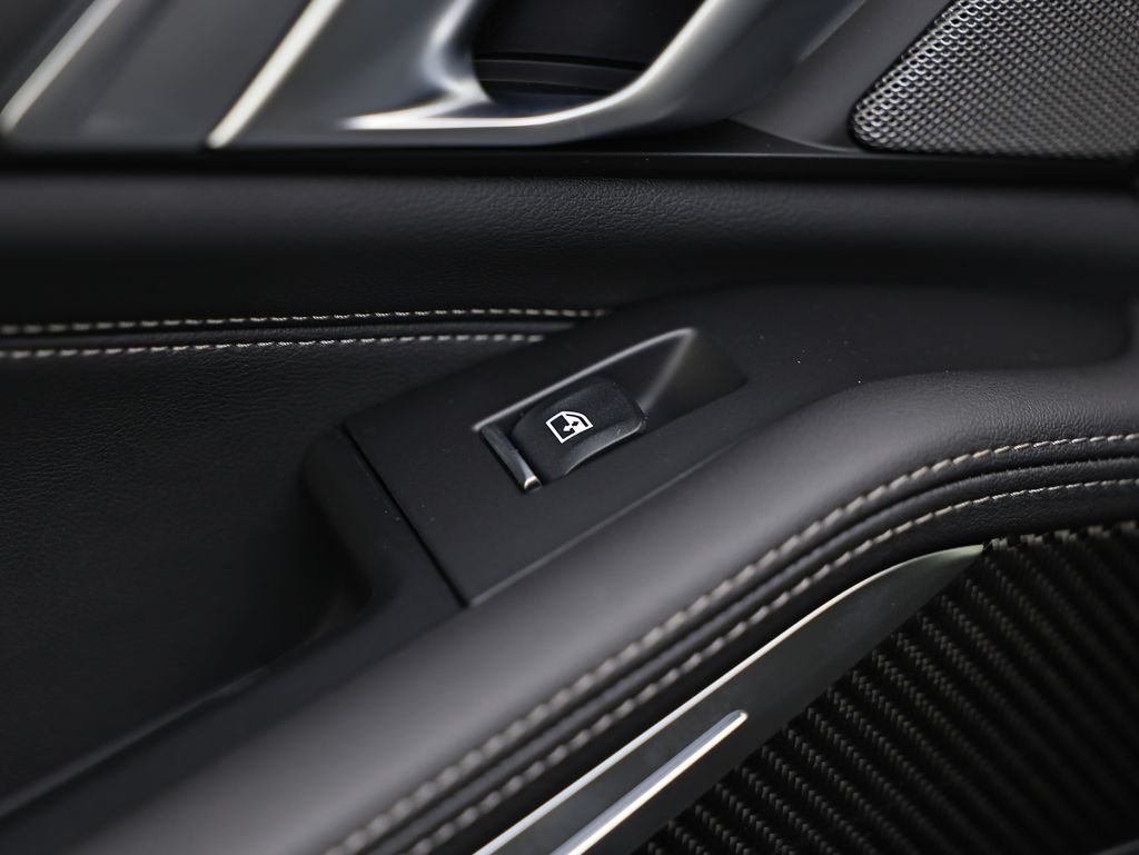 2026 BMW X5 M60i - Photo 25