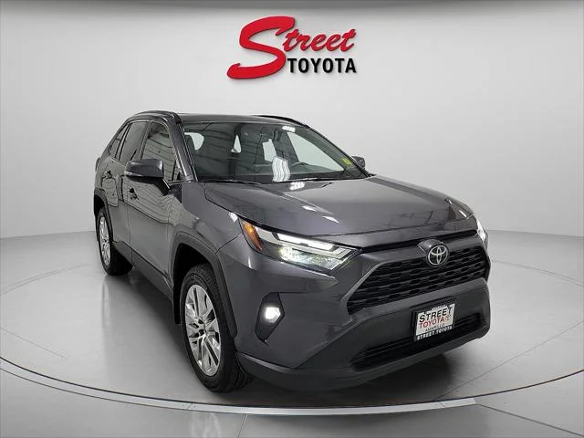 Certified Used 2025 MAGNETIC GRAY MET. Toyota  image 5