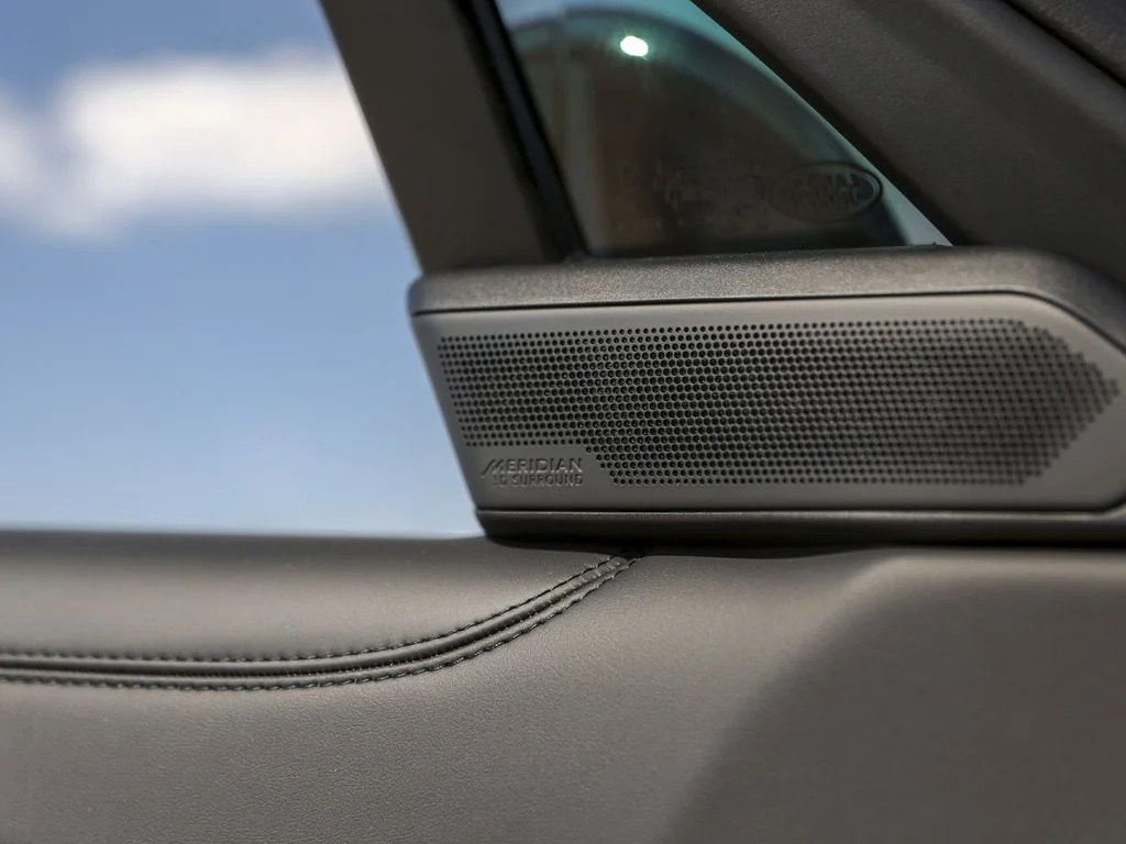 New 2025 White Land Rover SE image 24