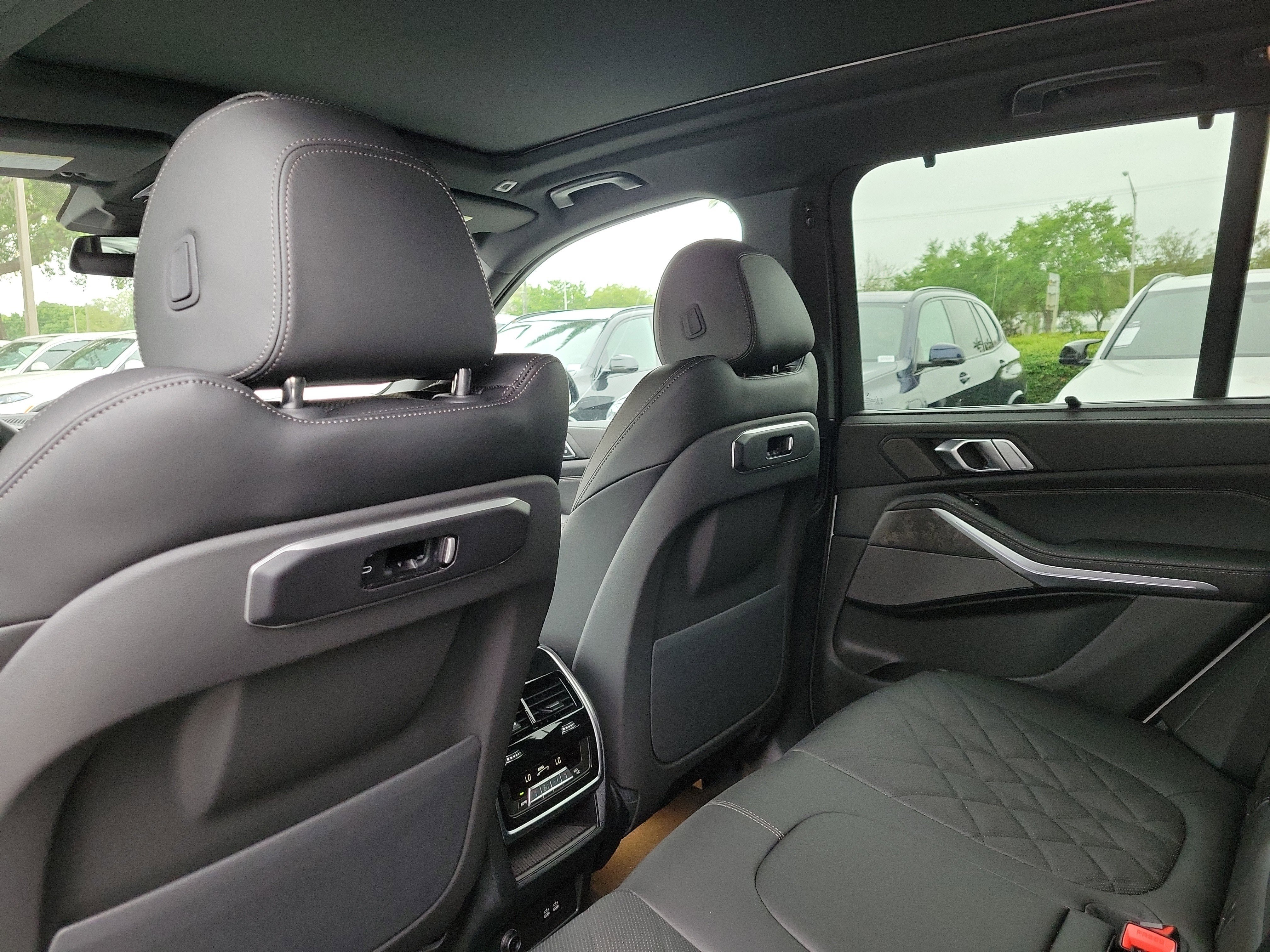 New 2026 Alpine White BMW xDrive40i image 10