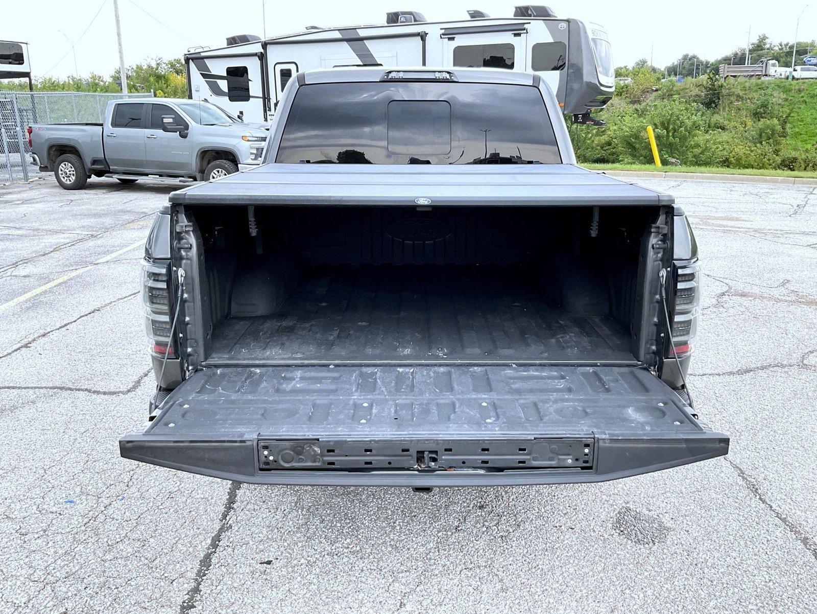 Used 2017 Gray Ford XLT image 21