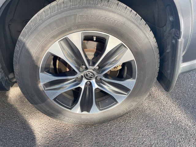 Used 2020 Gray Toyota XLE image 15