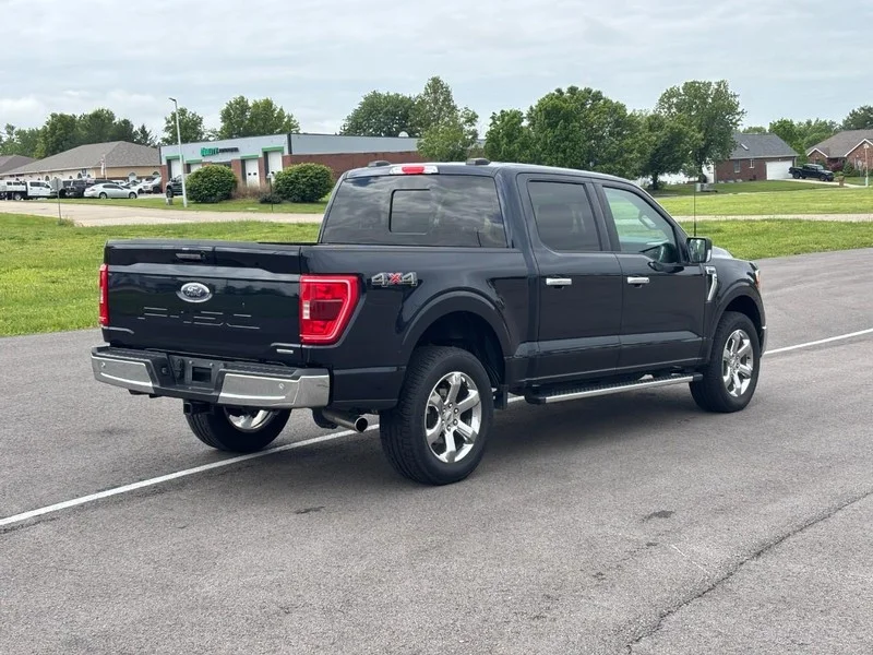 Used 2023 Antimatter Blue Metallic Ford XLT image 3