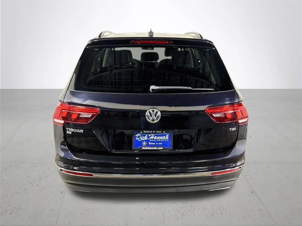 Used 2018 Black Volkswagen 2.0T SE image 7
