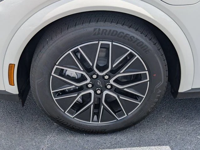 New 2026 Star White Metallic Tri-coat Ford Premium image 13