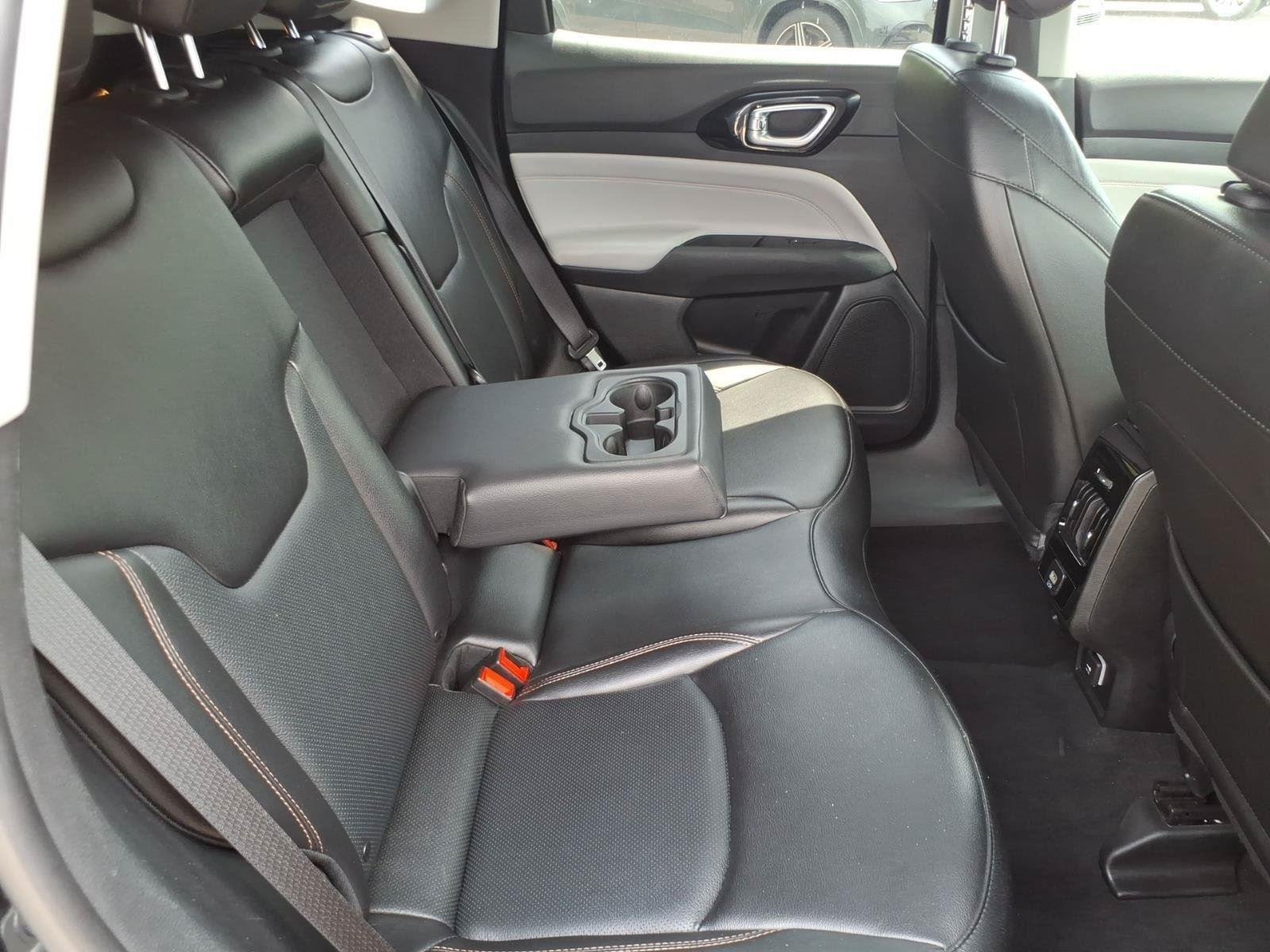 Used 2022 Diamond Black Crystal Pearlcoat Jeep Limited image 24