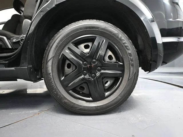 Used 2019 Black Dodge SE image 11