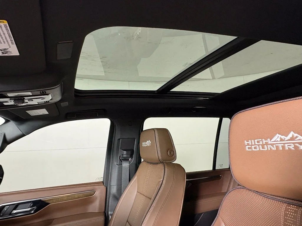 2027 Chevrolet Suburban High Country - Photo 38