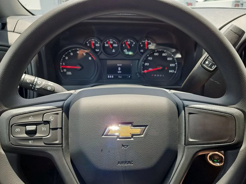 New 2026 Summit White Chevrolet WT image 15