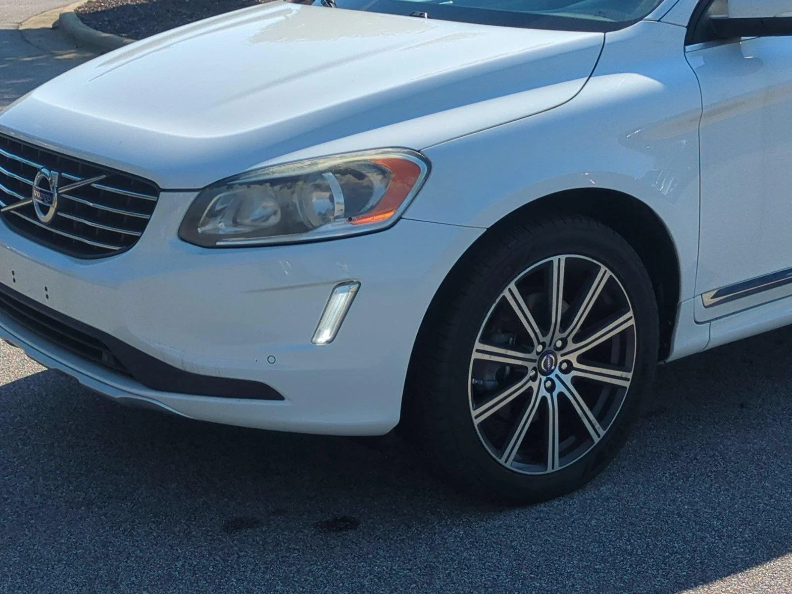 Used 2015 Ice White Volvo T5 Drive-E Premier image 9