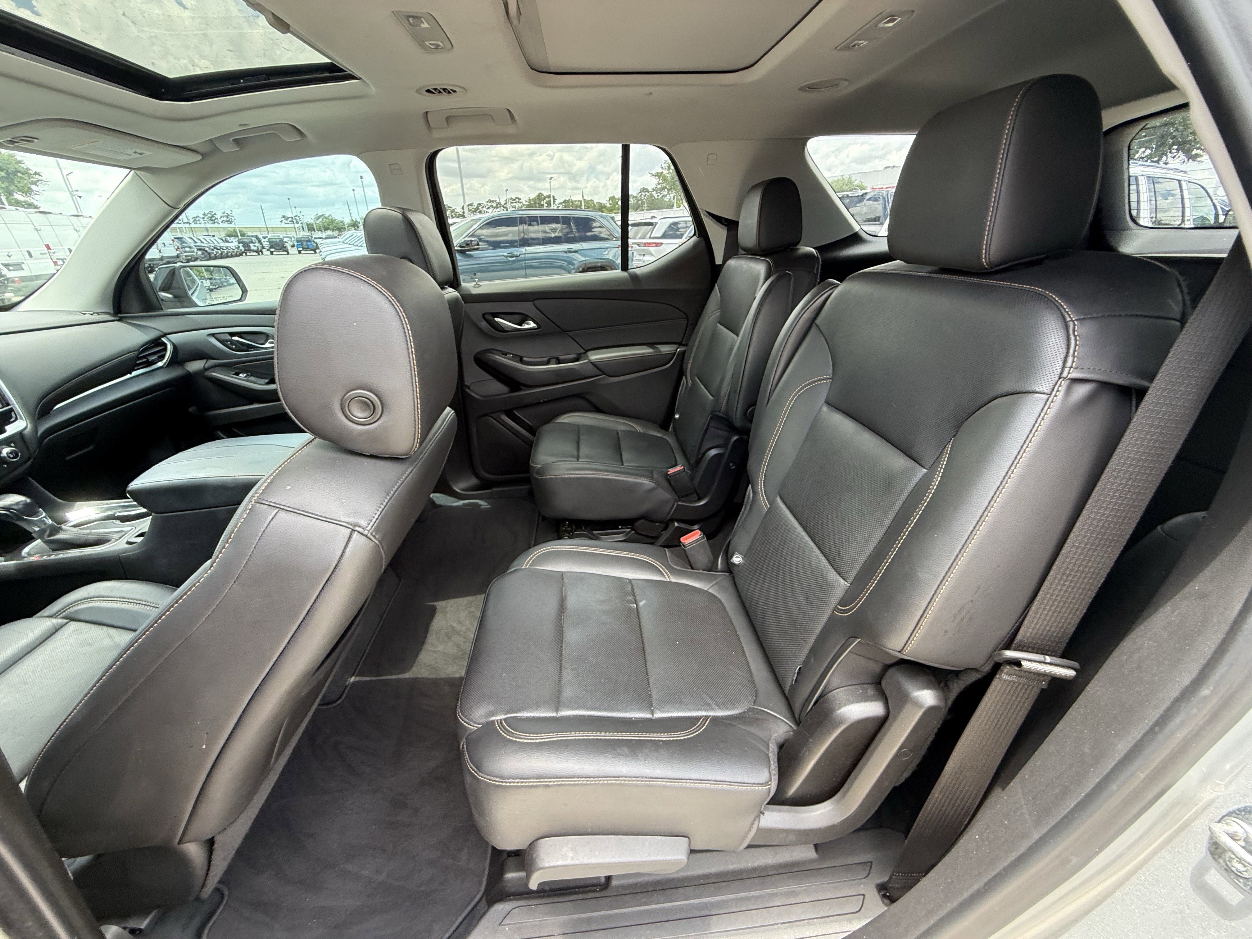 Used 2021 Silver Ice Metallic Chevrolet Premier image 29