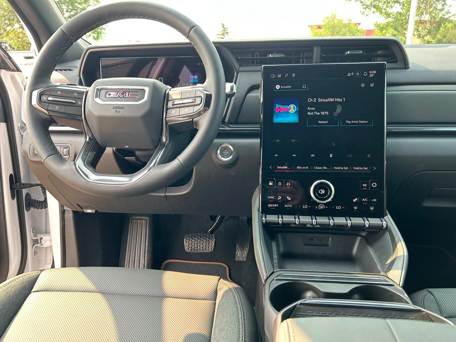 New 2027 Summit White GMC AWD AT4 image 19