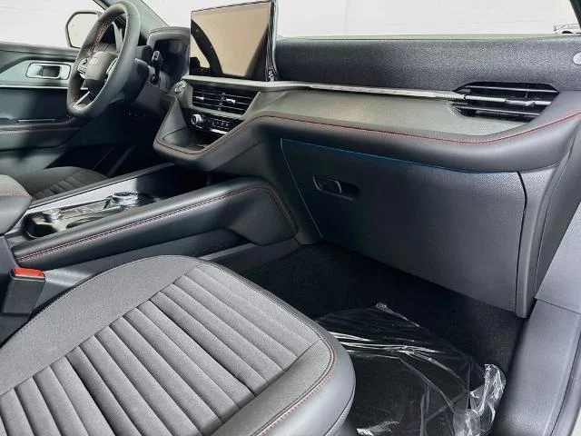 New 2026 Star White Metallic Tri-Coat Ford ST-Line image 67