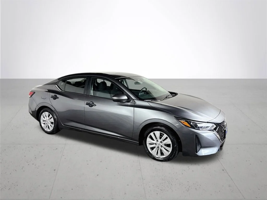 Used 2025 Gray Nissan S image 4