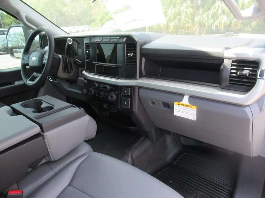 New 2024 Oxford White Ford F-250® XL image 12
