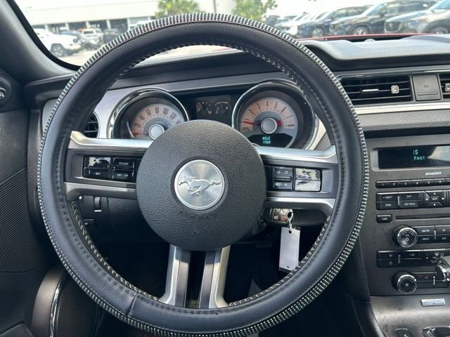 Used 2012 Red Ford V6 image 16
