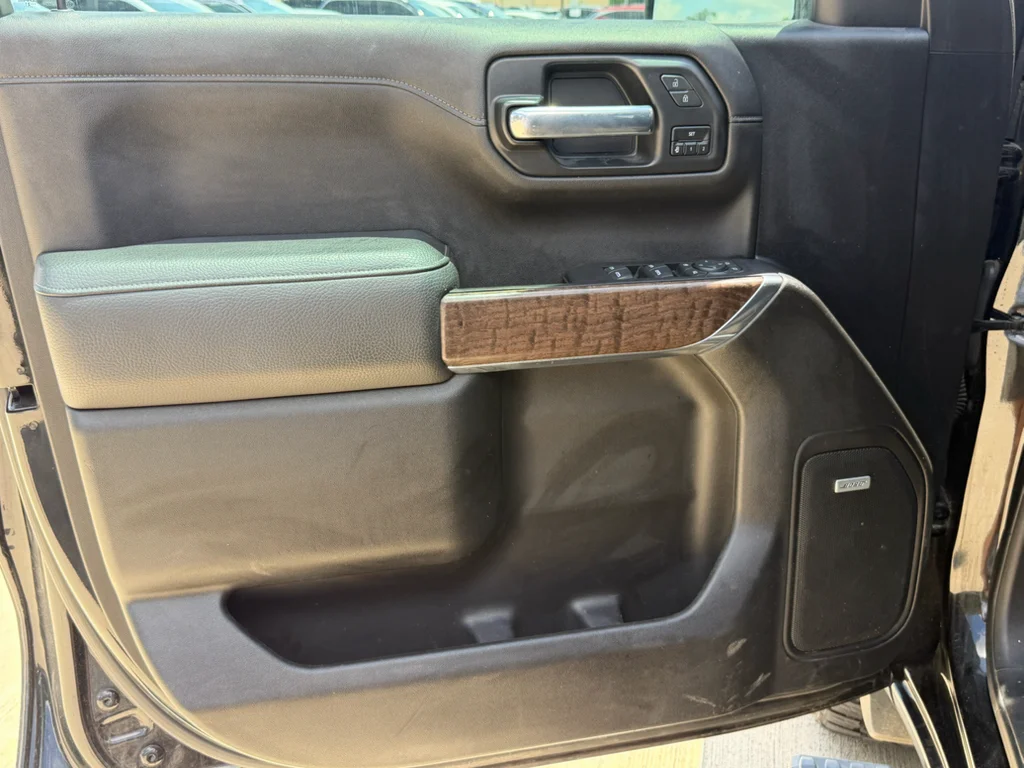 Used 2021 Onyx Black GMC Denali image 22