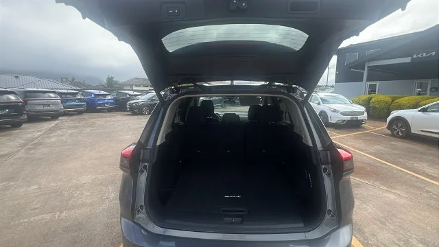 Used 2024 Gray Nissan SV image 10