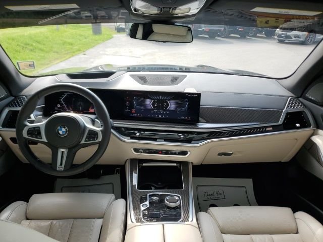 Used 2025 Black BMW M60i image 14