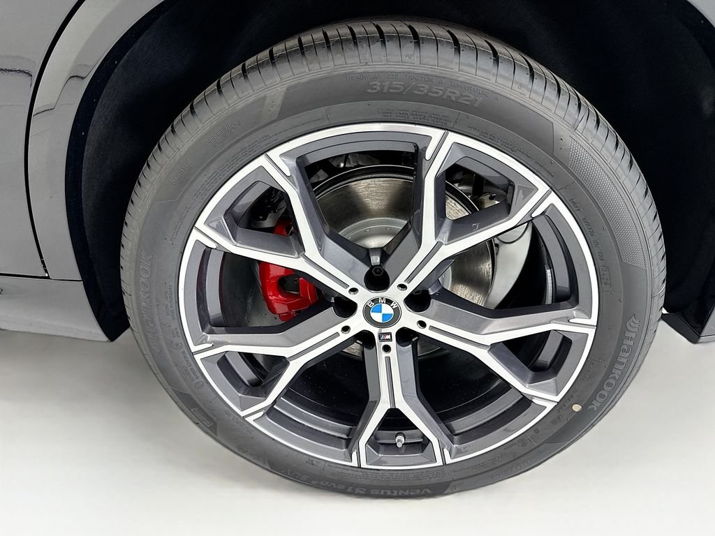 Used 2026 Black Sapphire Metallic BMW xDrive40i image 30